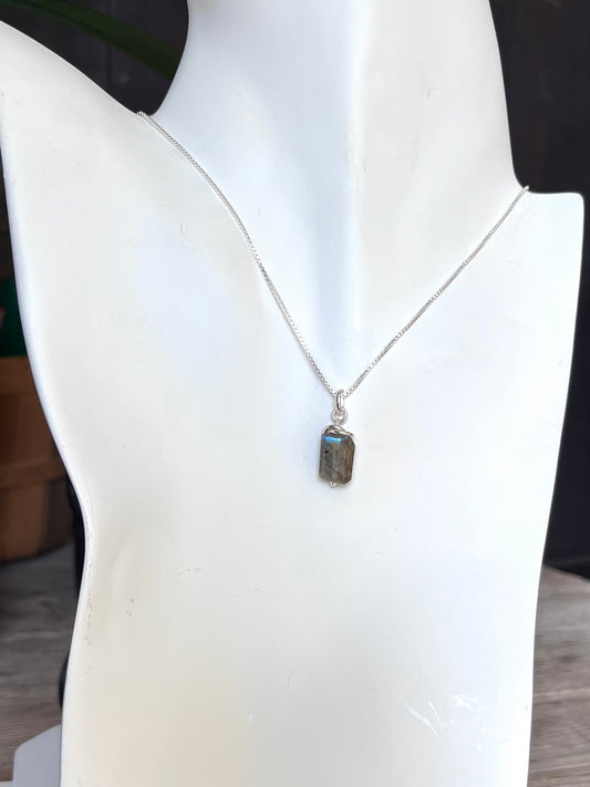 Sterling Silver and Labradorite Pendant on 16” Sterling Box Link Chain