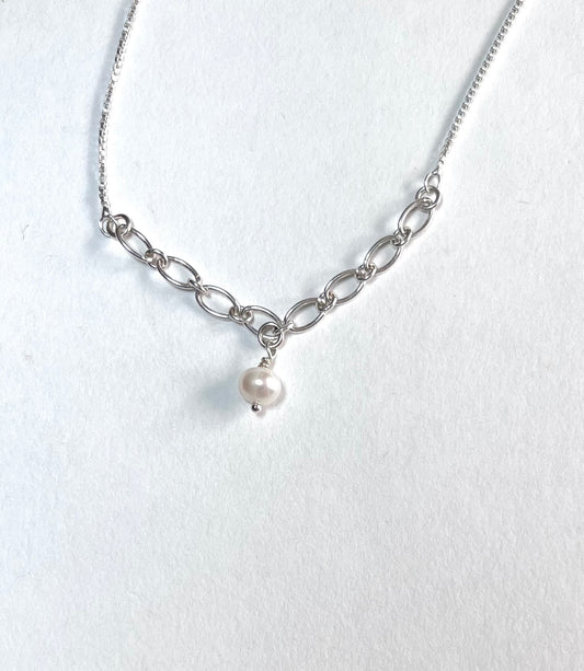 Sterling and Freshwater Pearl Chain Necklace.
