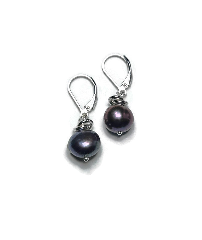 Freshwater Pearl Earrings - Black - Short