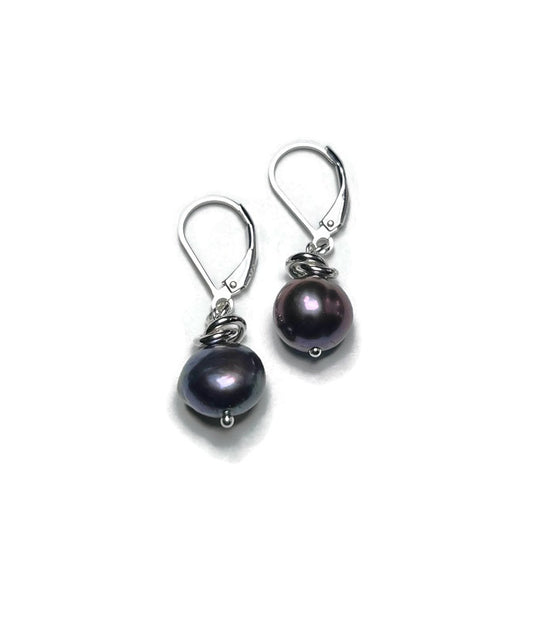 Freshwater Pearl Earrings - Black - Short